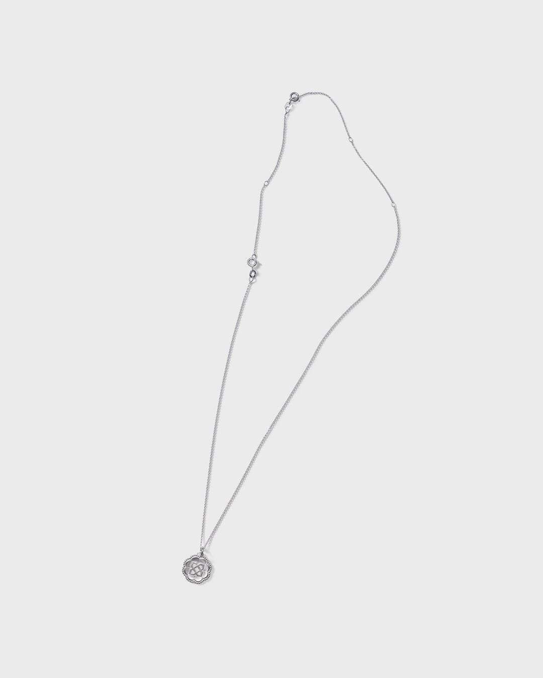 Amuletti-riipus Osmansolmu hopea