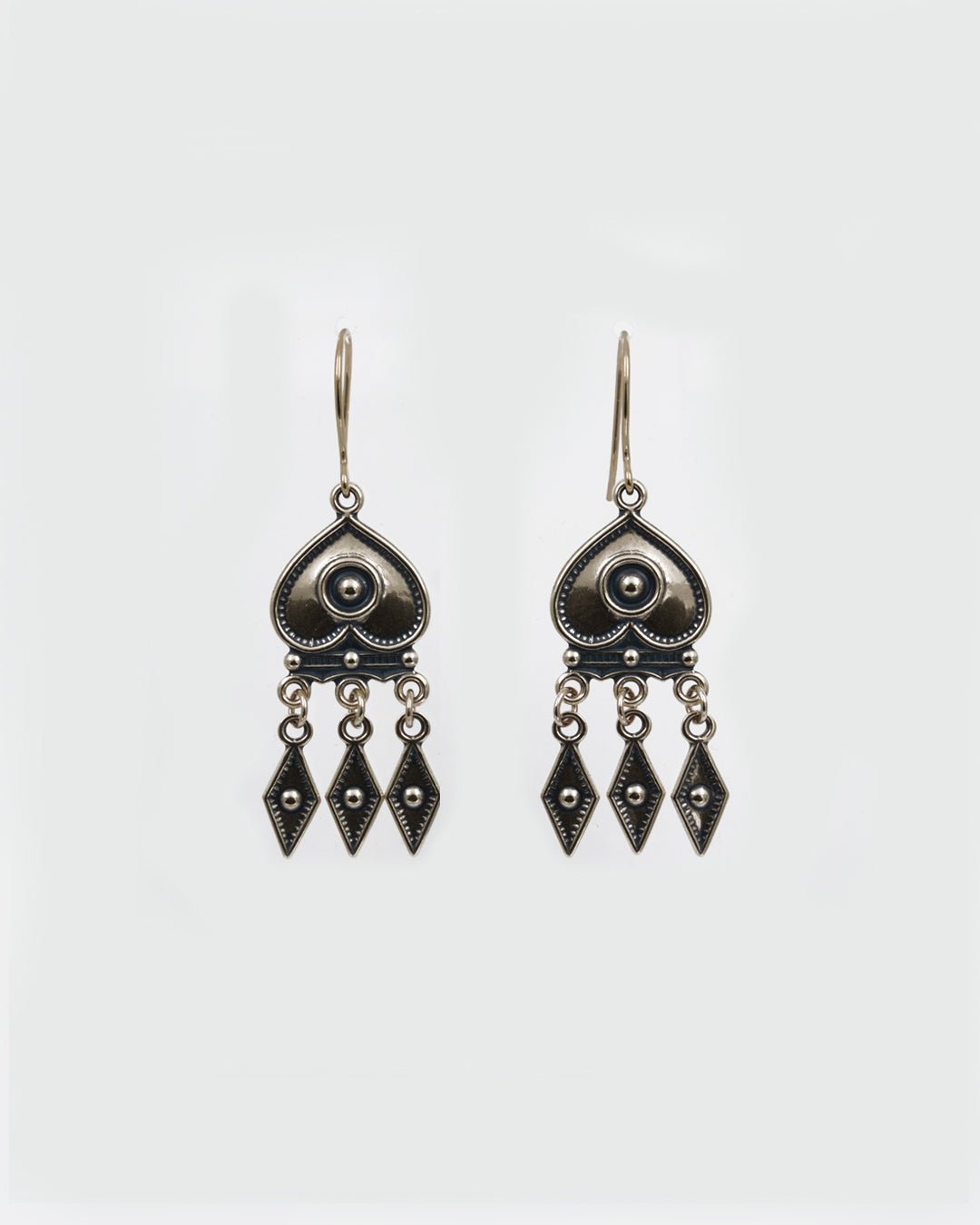 Leaf of Hearts earrings bronze