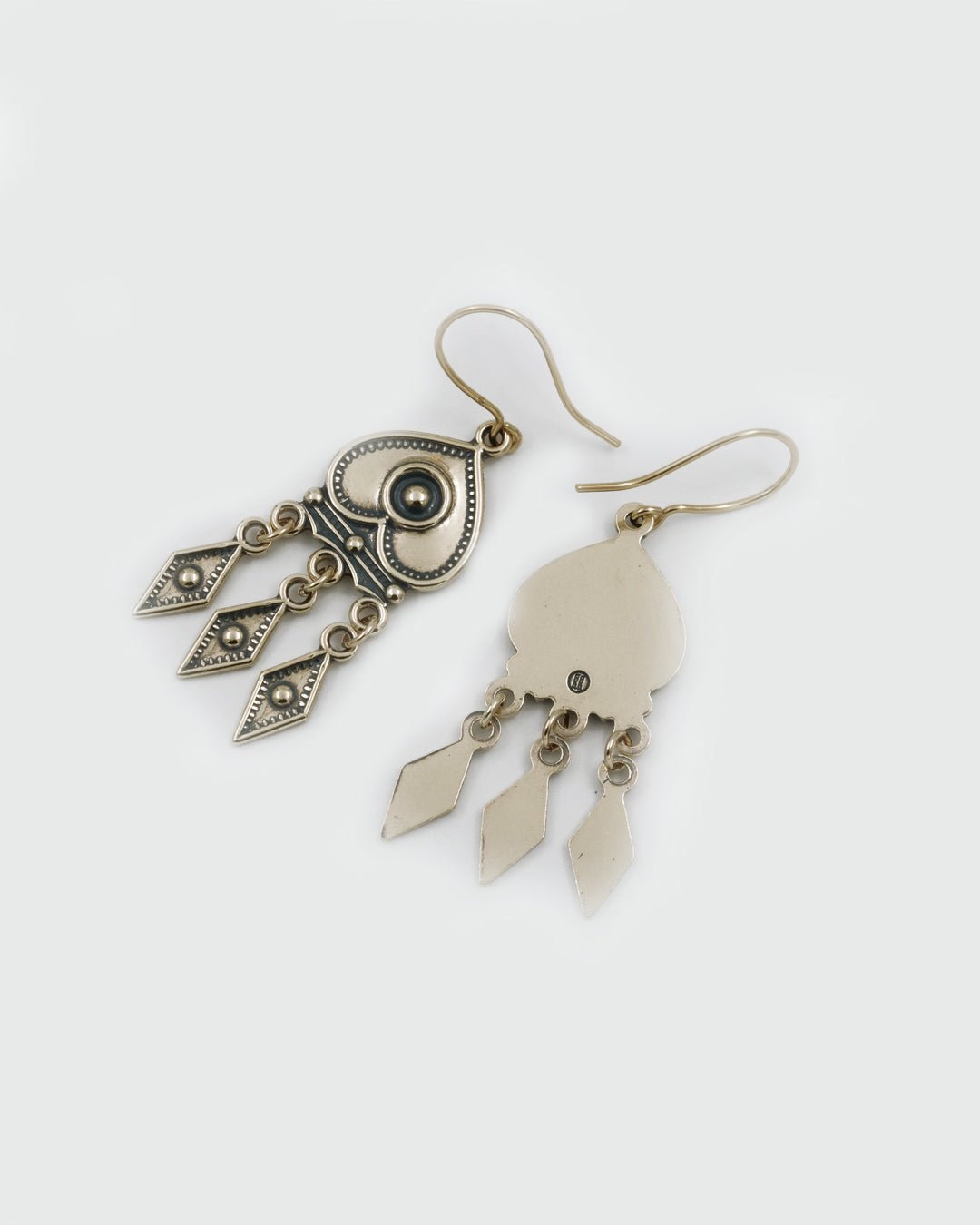 Leaf of Hearts earrings bronze