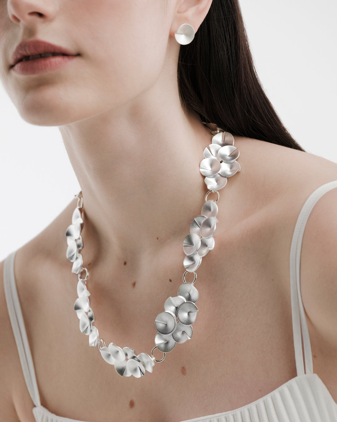 Kaikuja-kaulakoru iso hopea