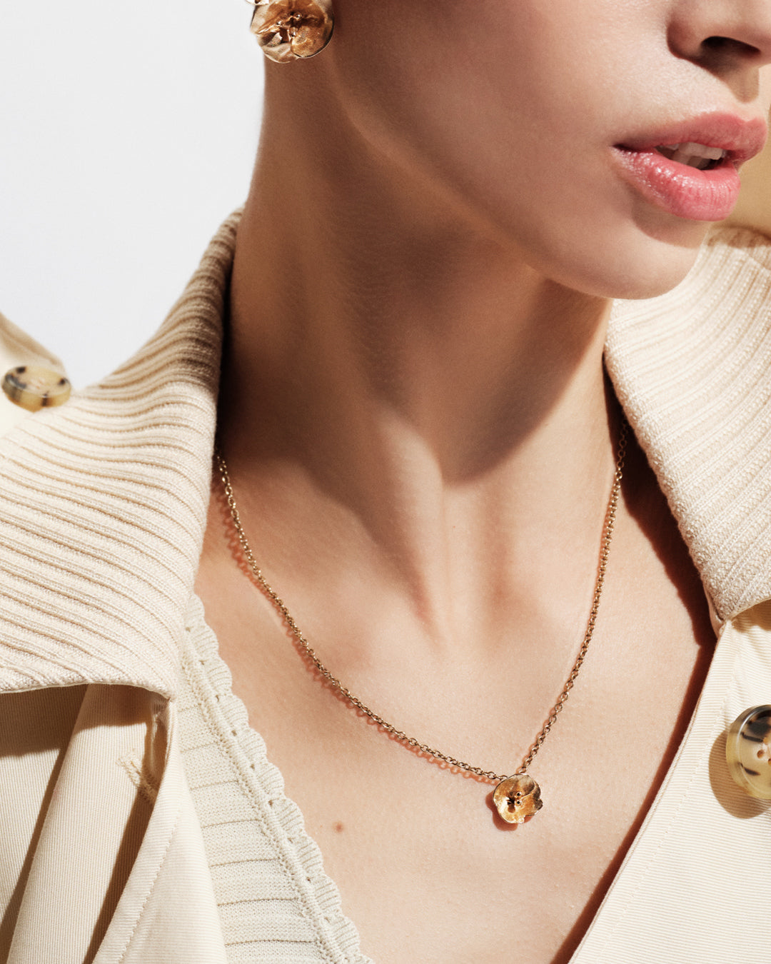 Kesäyön ruusu -riipus pronssi