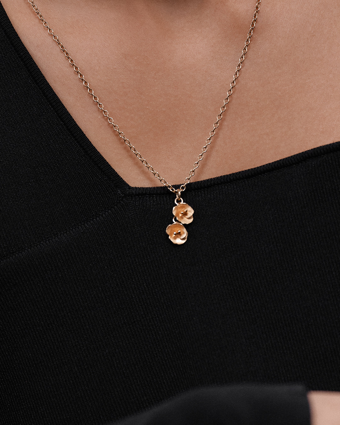 Summer Night Rose miniature pendant bronze