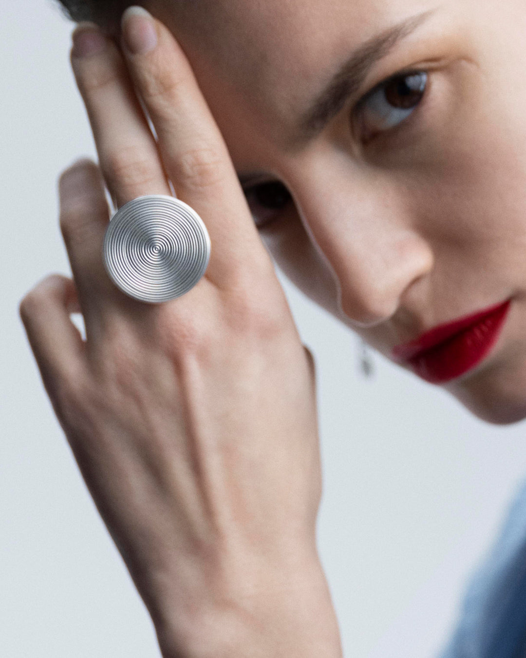 Kosmos-sormus pronssi