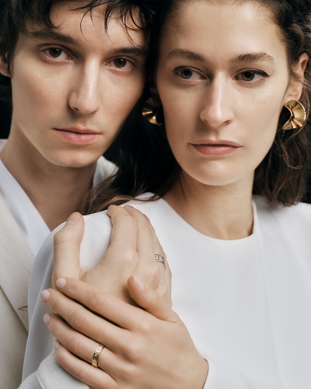 Legenda-sormus valkokulta