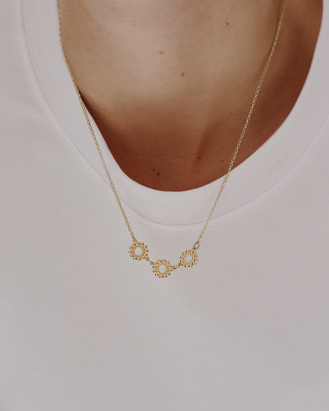 Valoisa-kaulakoru kolmiosainen pronssi