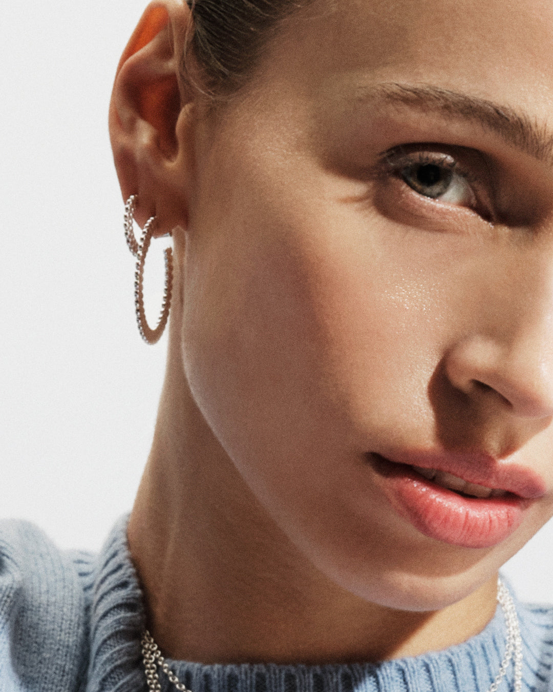 Valoisa-rengaskorvakorut hopea