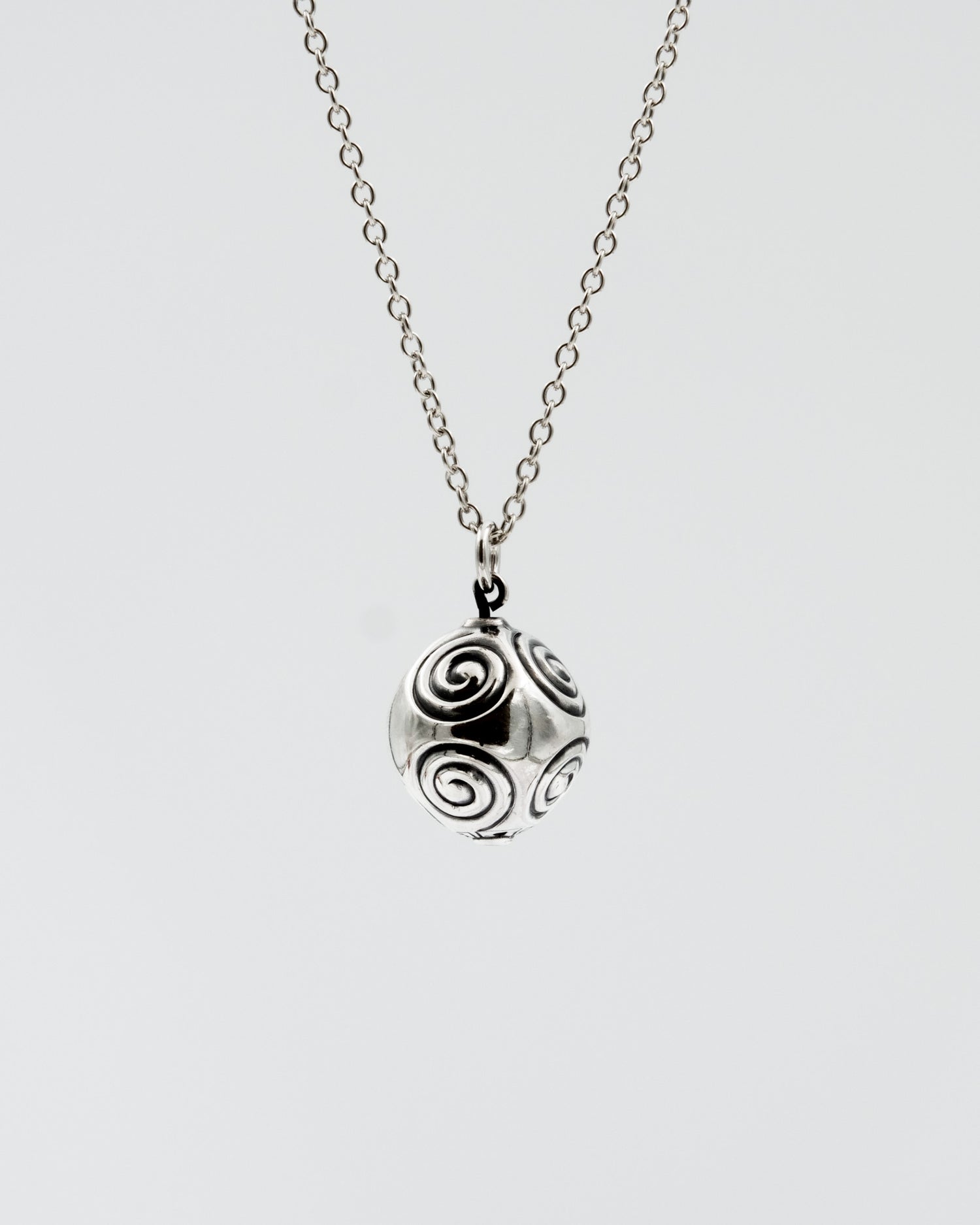 Held Haliko spiral ball pendant 55/60 cm silver