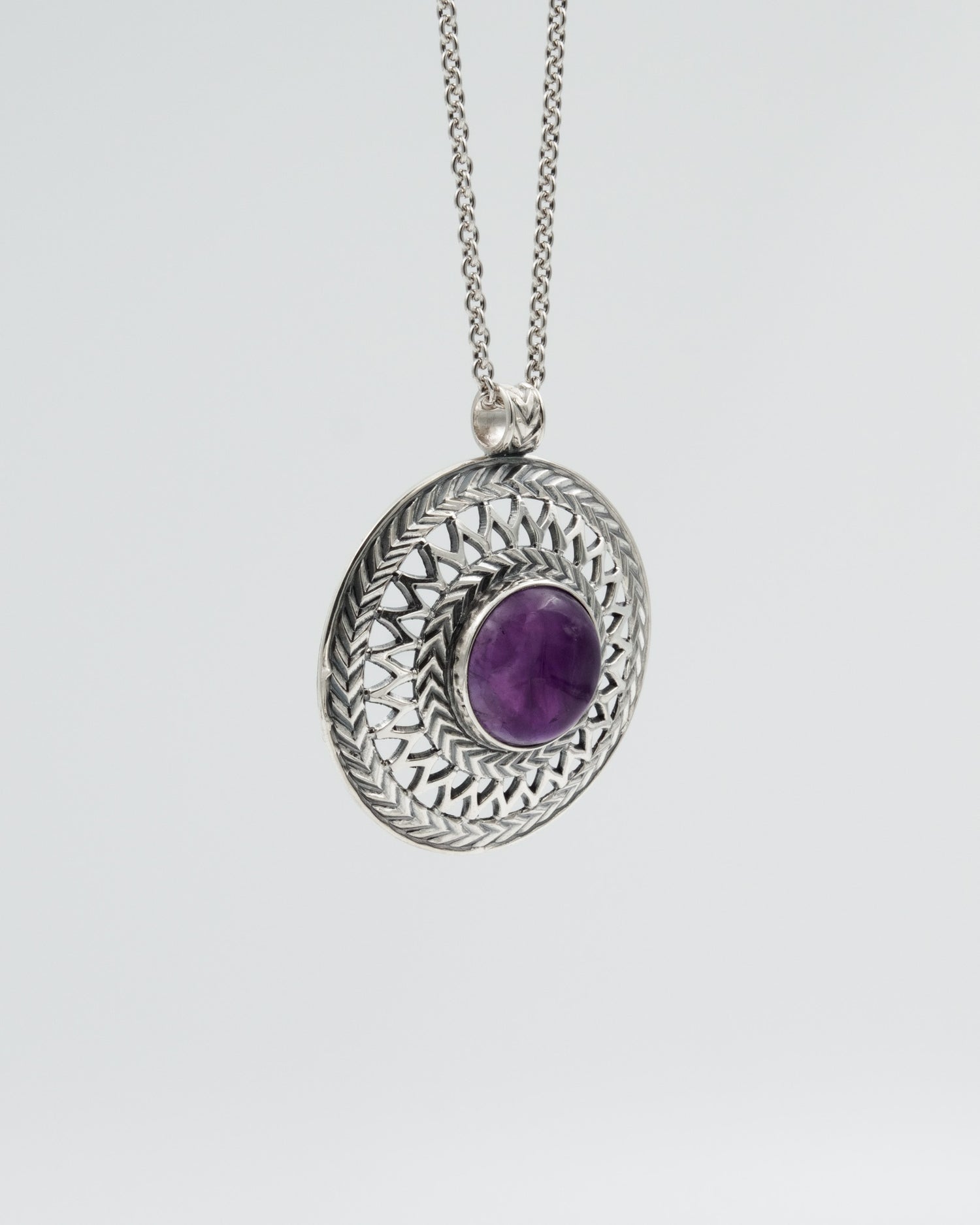 Pidetty Uskelan riipus hopea ametisti