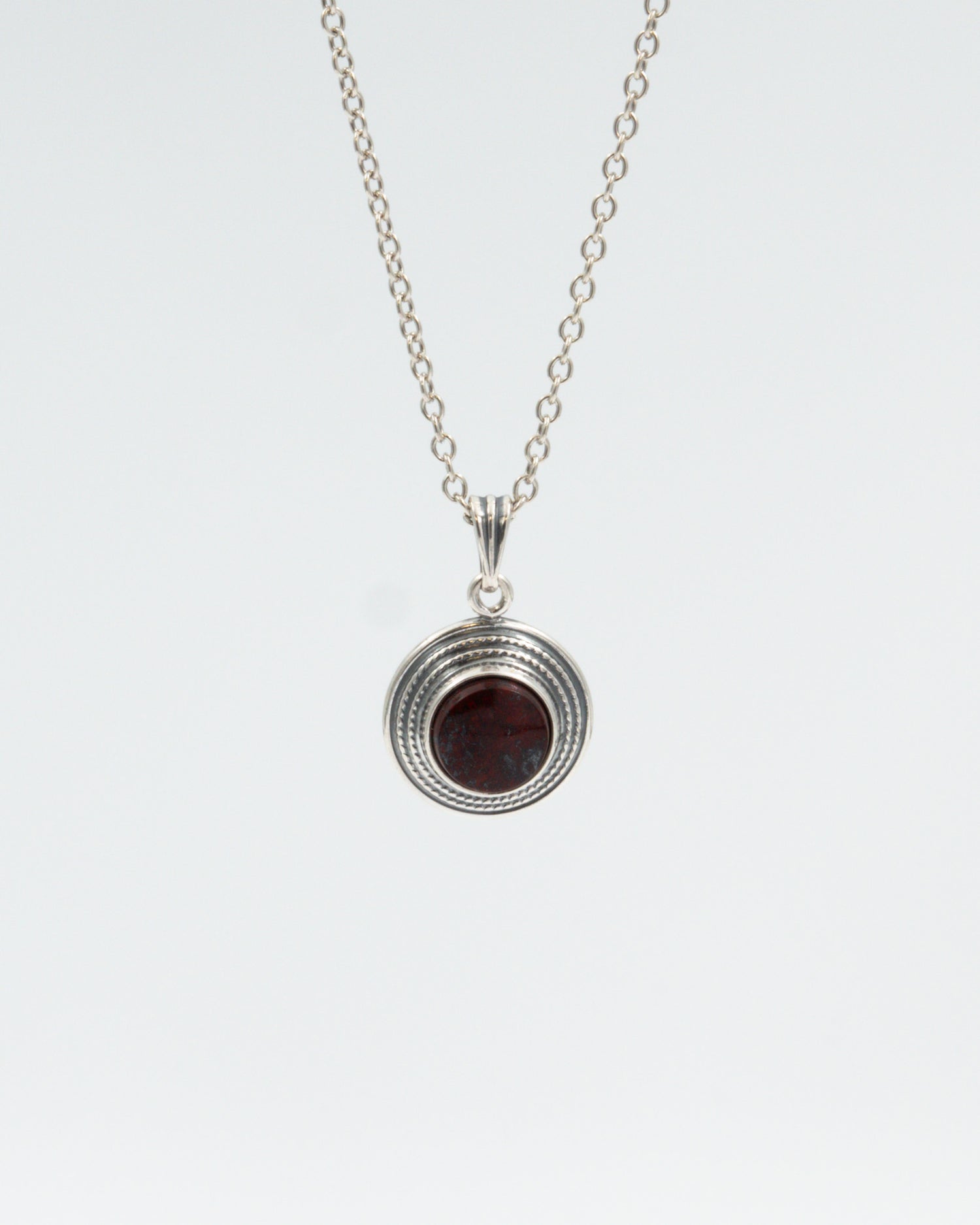 Pidetty kiviriipus 1643/1 hopea jaspis