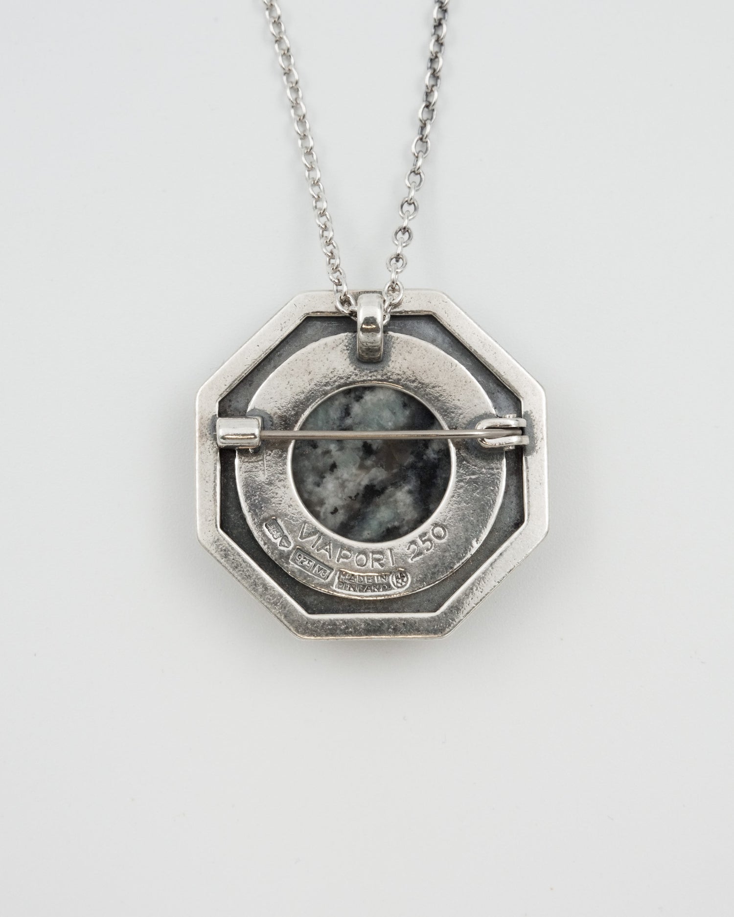 Kept Viapori 250 years buckle pendant silver green granite