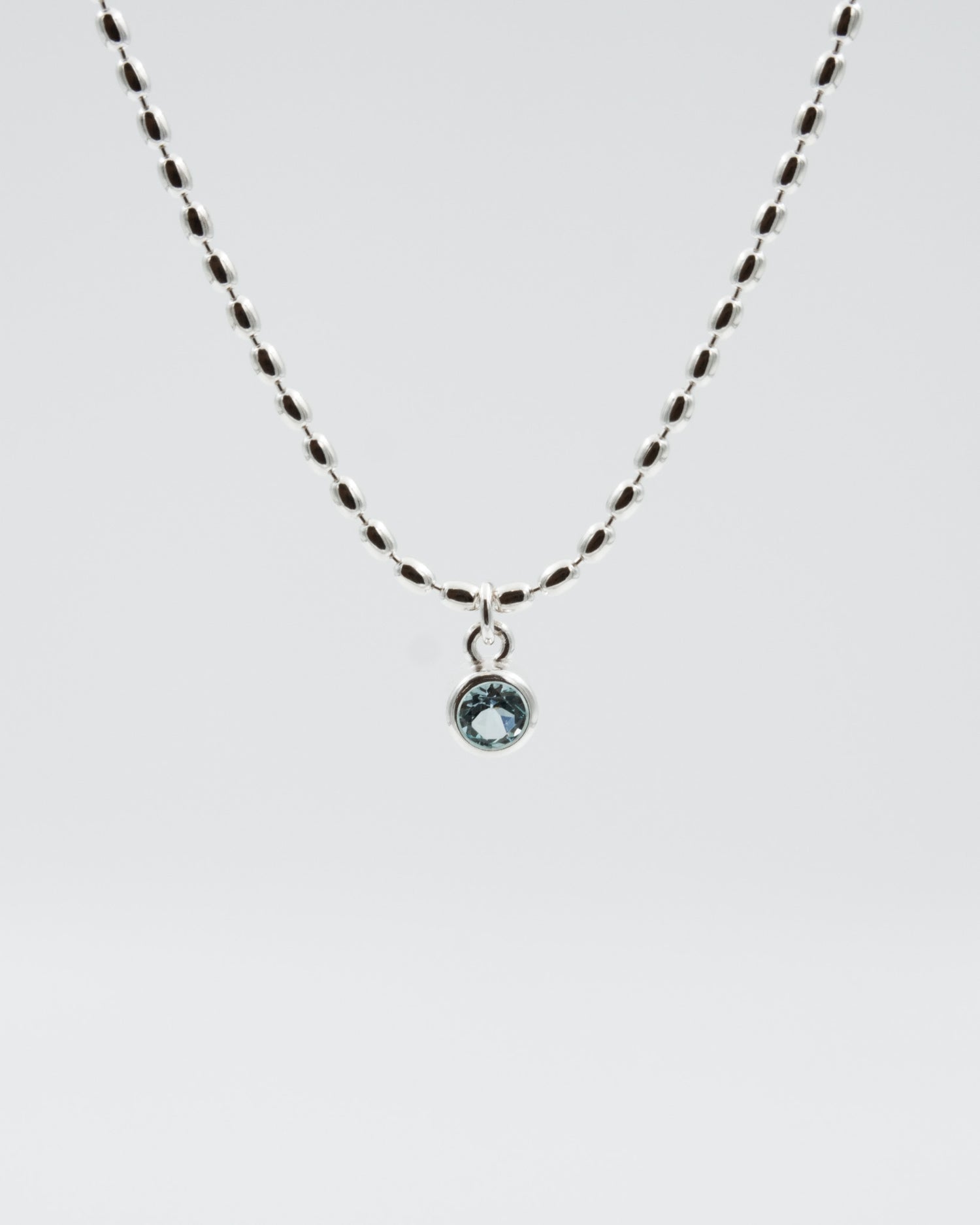 Pidetty Lähde-riipus 45 cm hopea topaasi