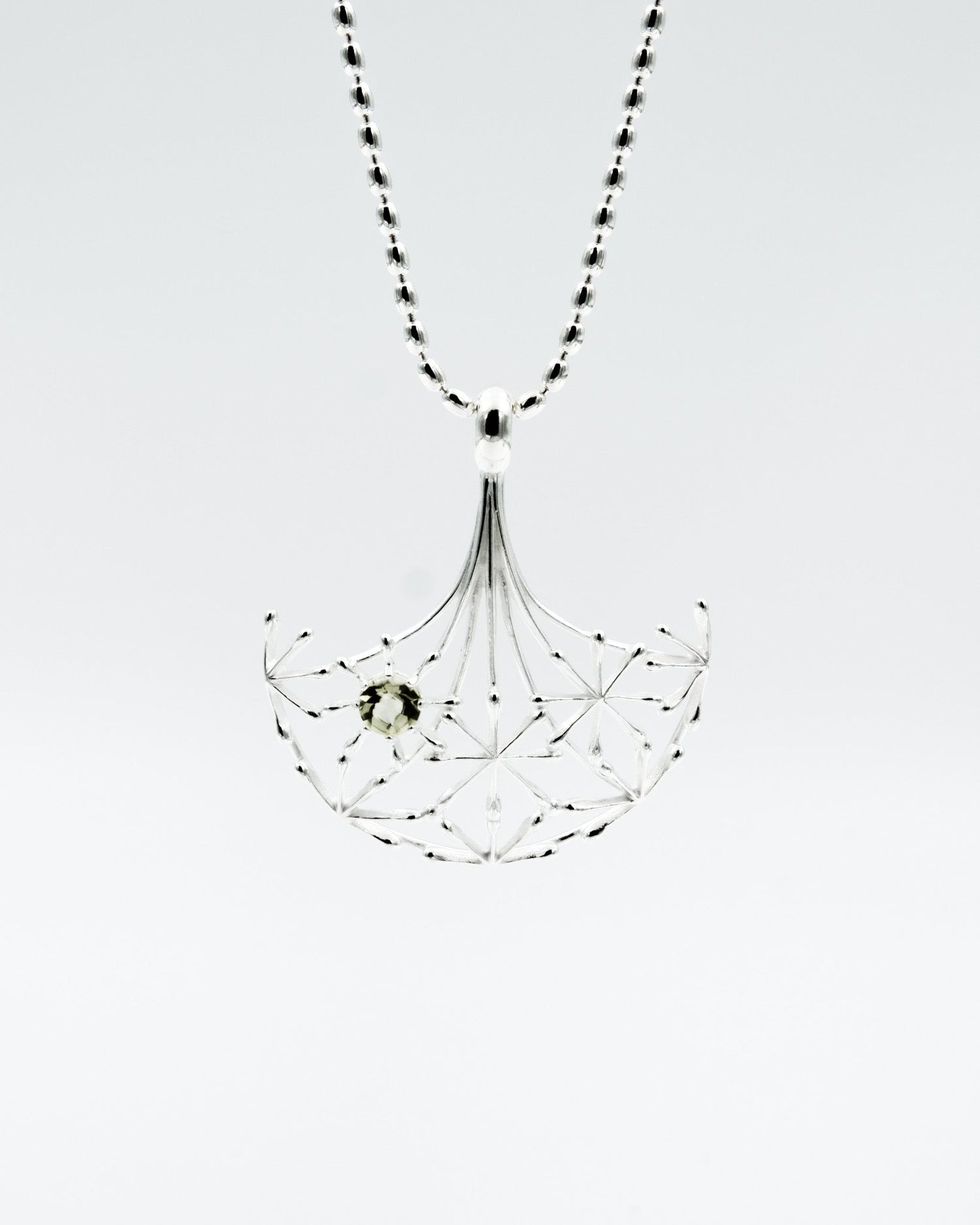 Pidetty Naisen ääni -riipus 50 cm hopea vihreä kvartsi