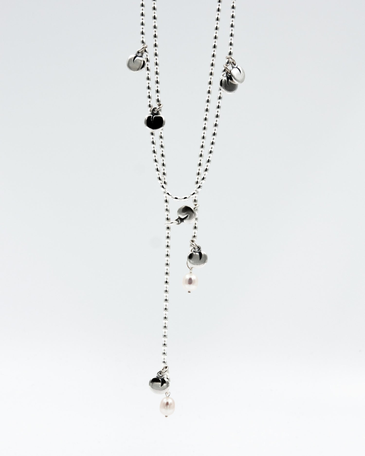 Pidetty Vanamo-kaulakoru 80 cm hopea valkoinen