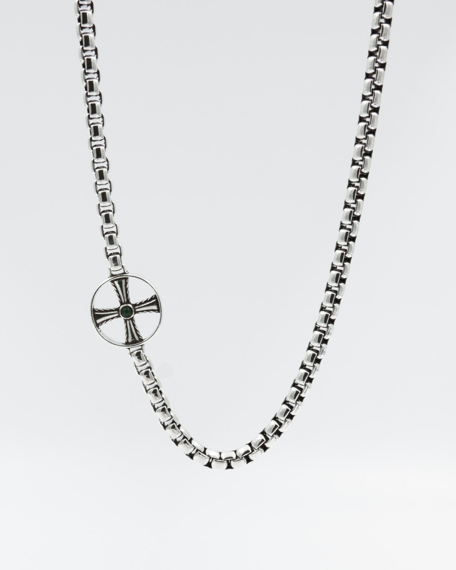 Pidetty Väinö-kaulakoru 45 cm hopea nefriitti