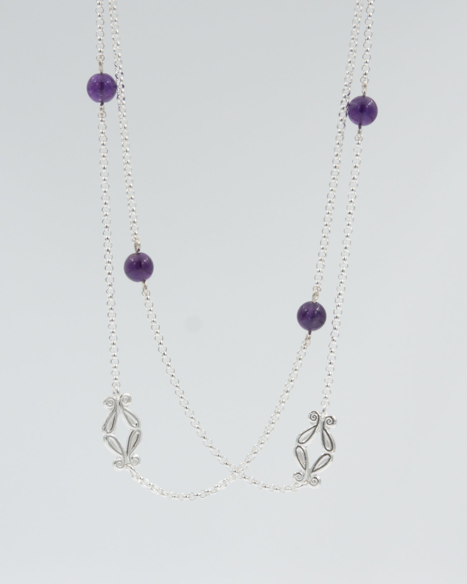 Pidetty Iris-kaulakoru 85 cm hopea ametisti