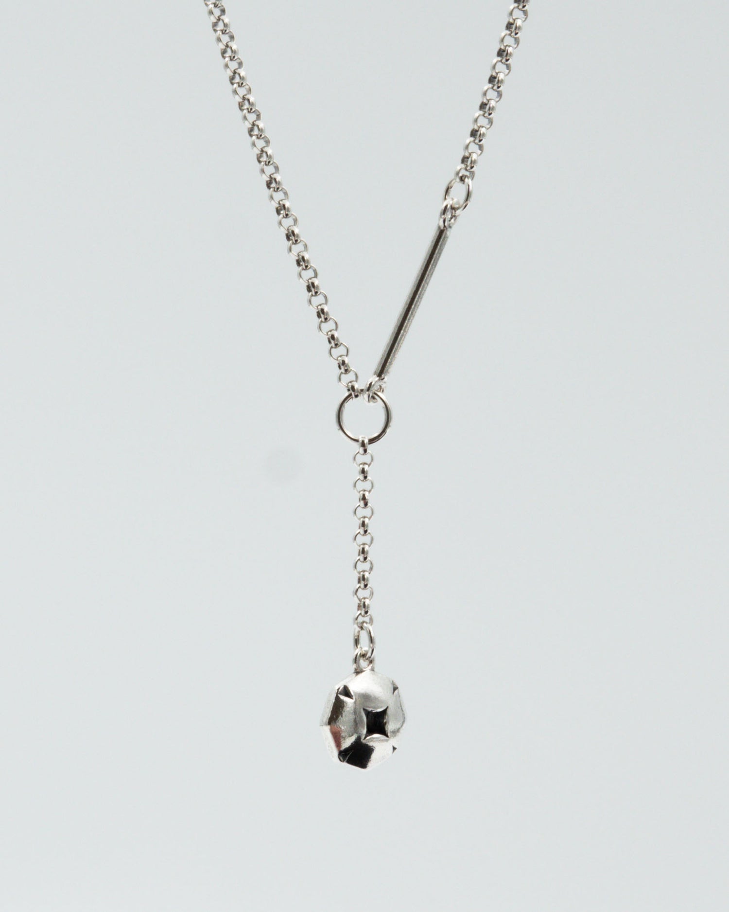 Pidetty Lootuskukka-kaulakoru hopea