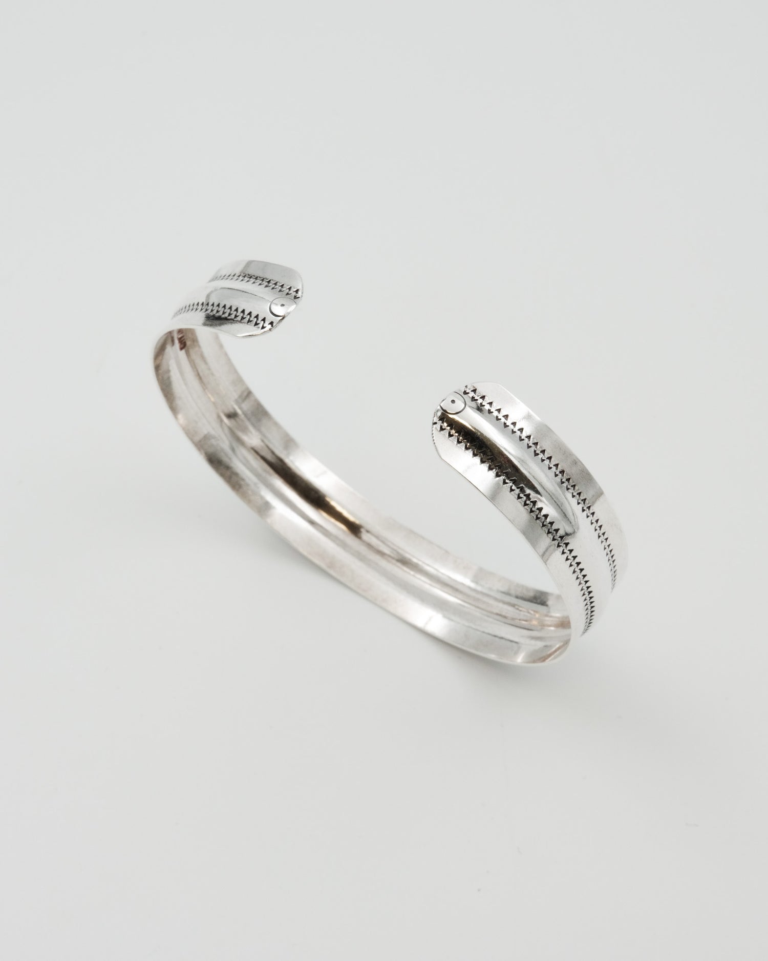 Pidetty rannekoru Vöyristä hopea