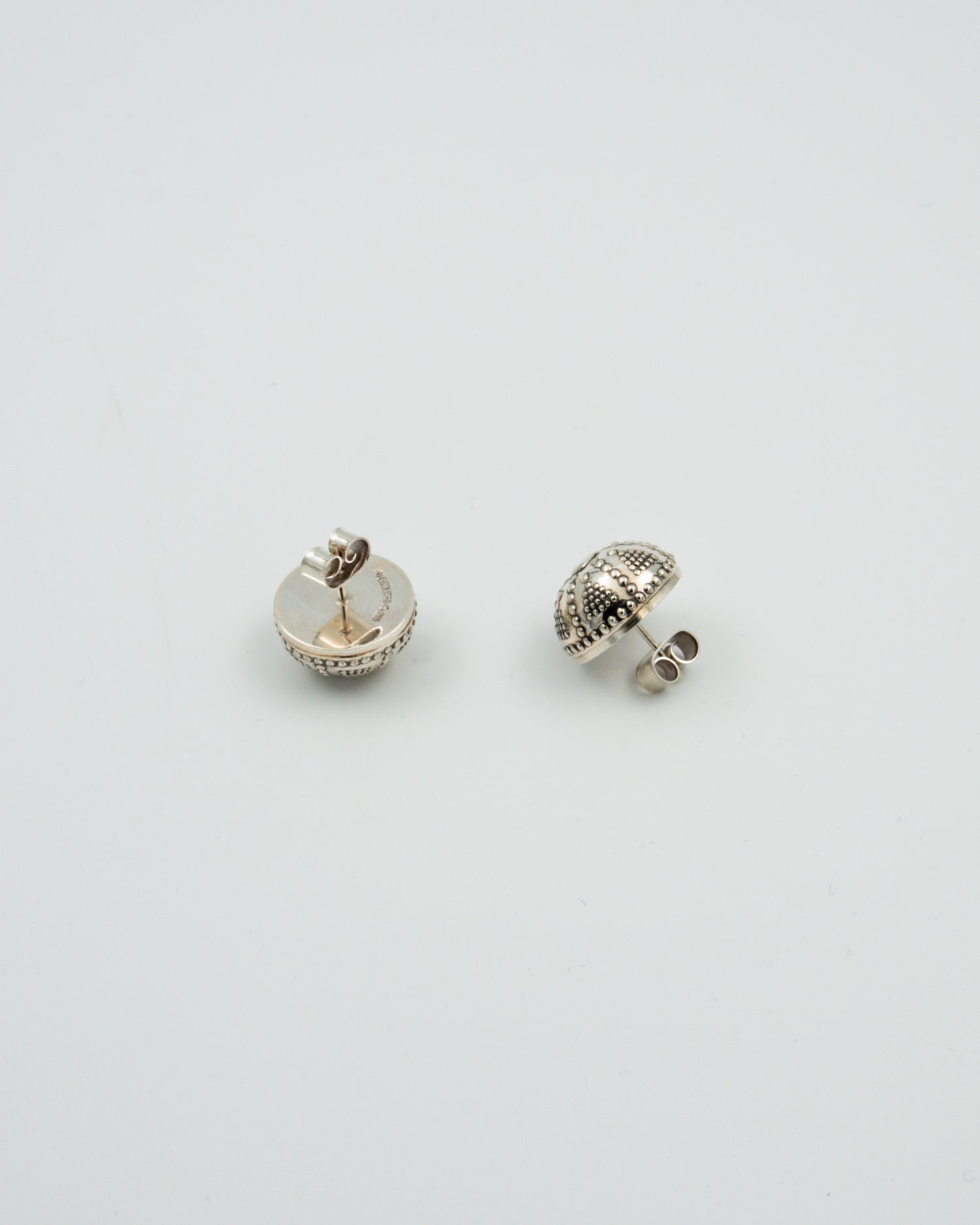 Pidetty Halikon filigraanipallokorvakorut tappi hopea