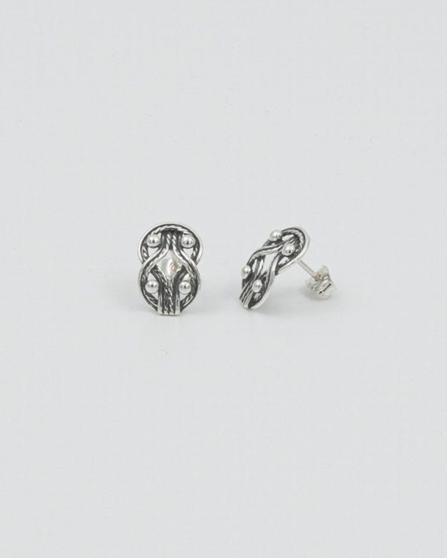 Held Teljänneito earrings silver pin