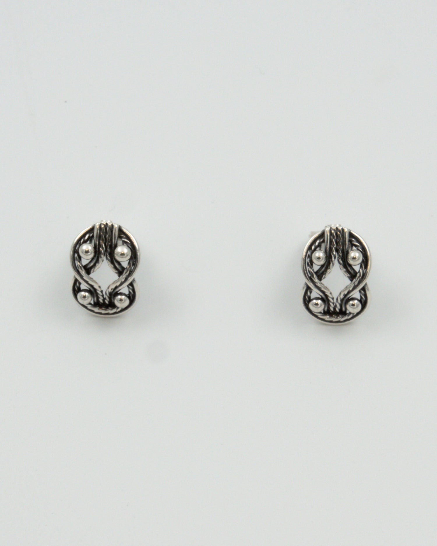 Held Teljänneito earrings silver clip