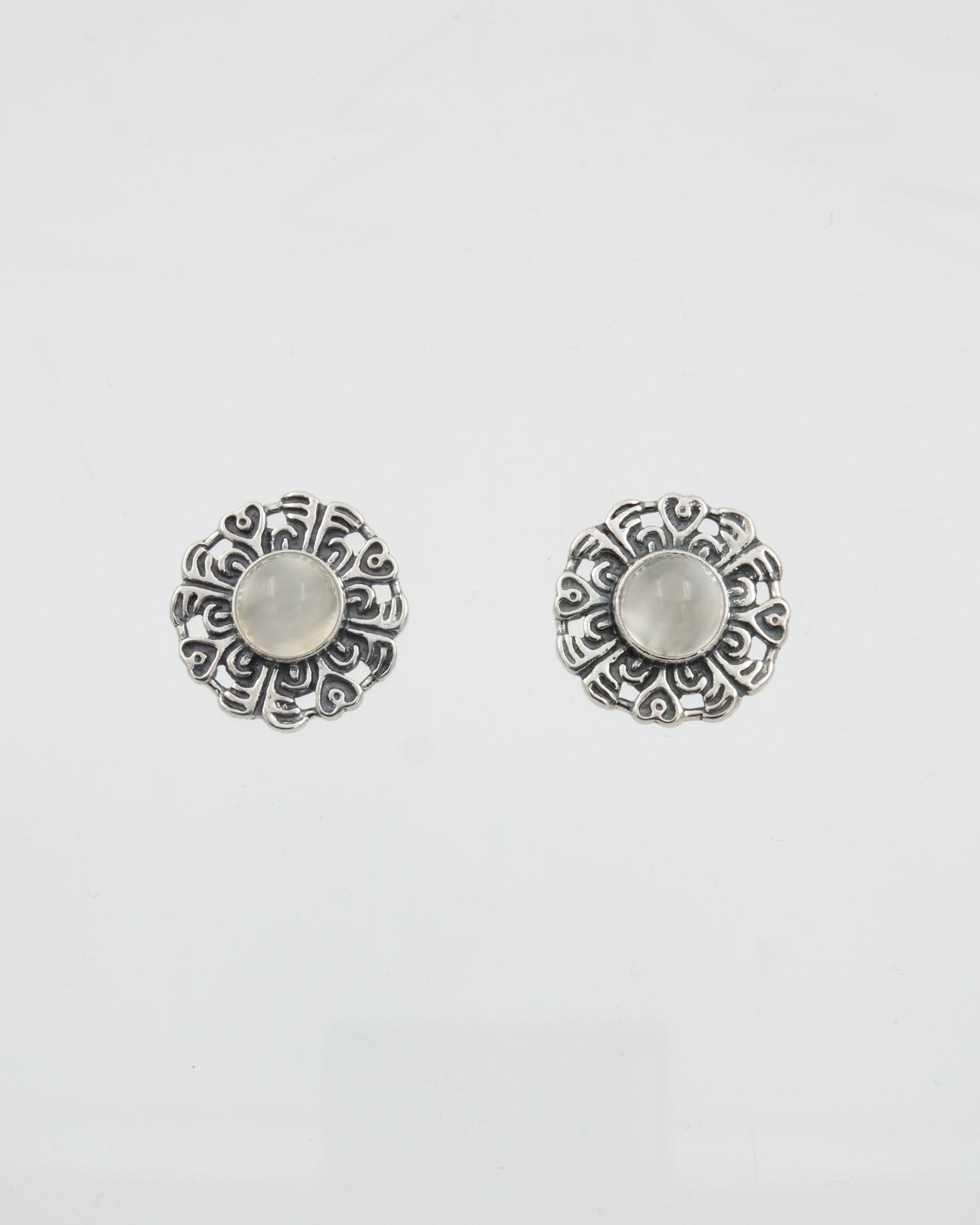 Pidetty Kuukiven koru -korvakorut hopea kuukivi