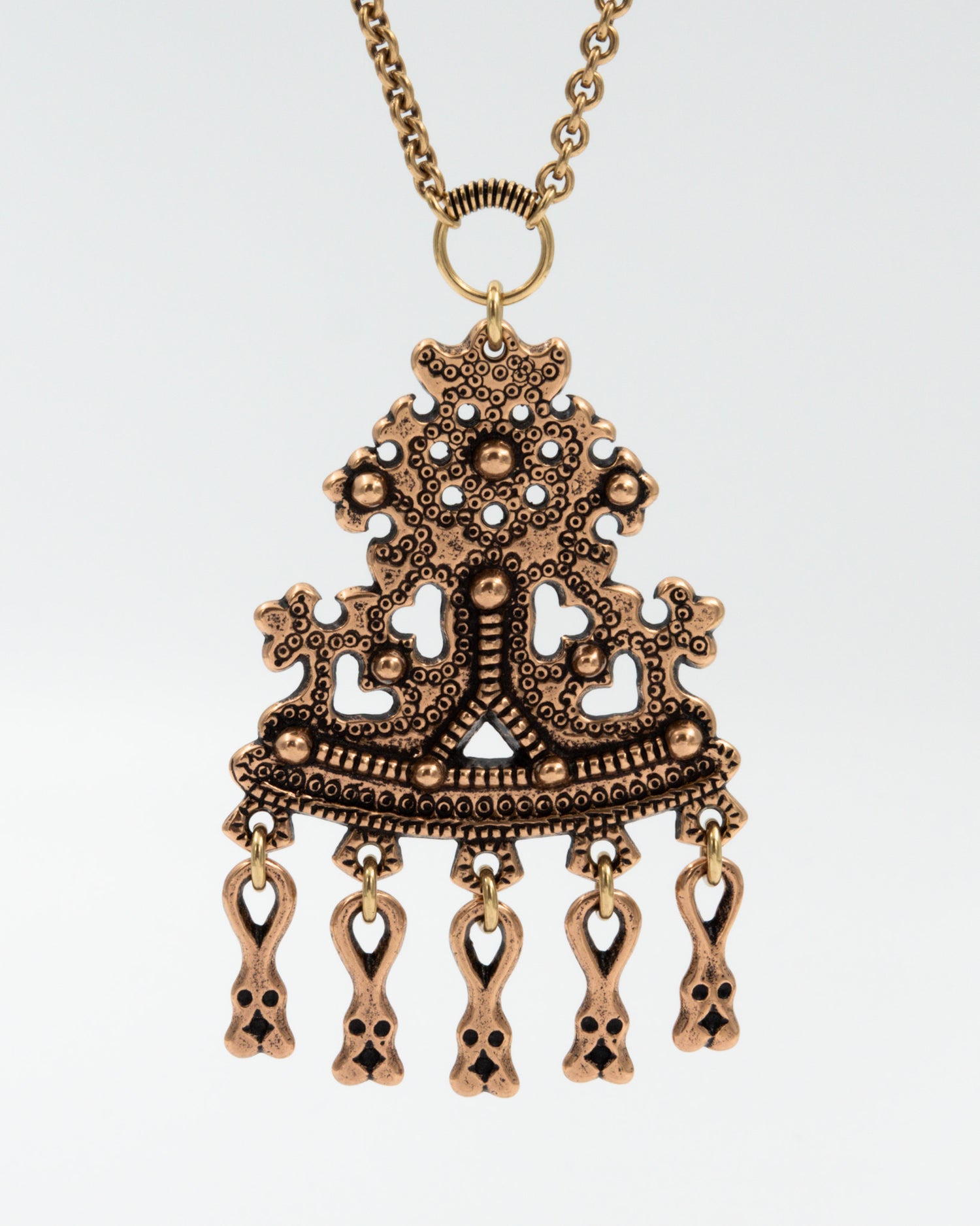 Pidetty Karkun riipus 70 cm pronssi