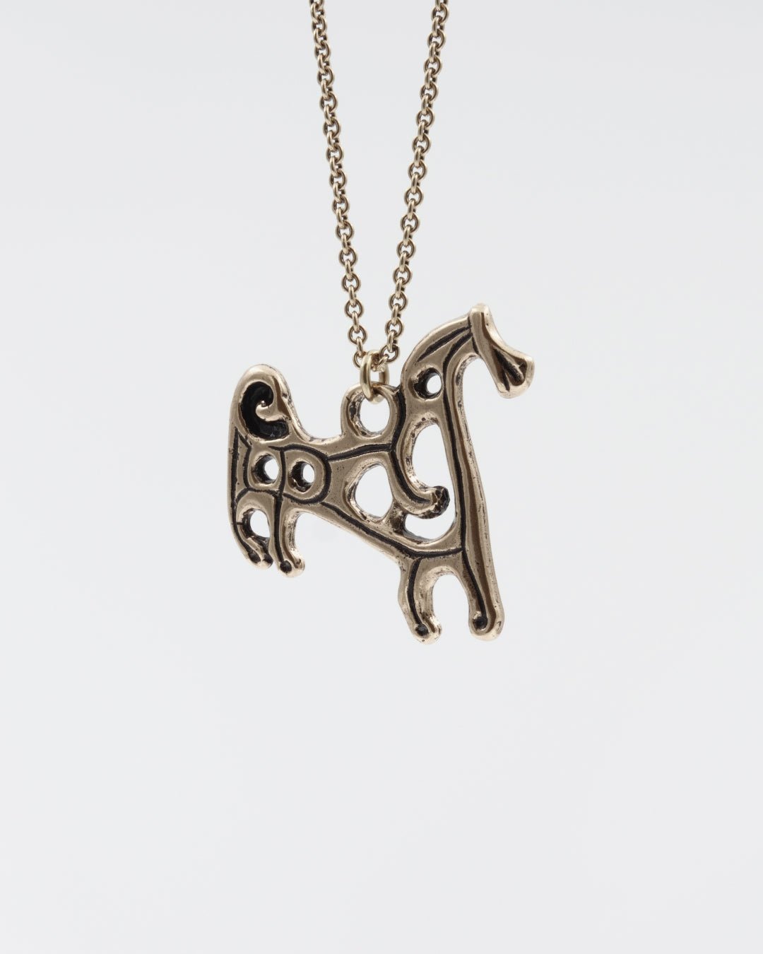 Pidetty Suomussalmen hevonen -riipus iso pronssi