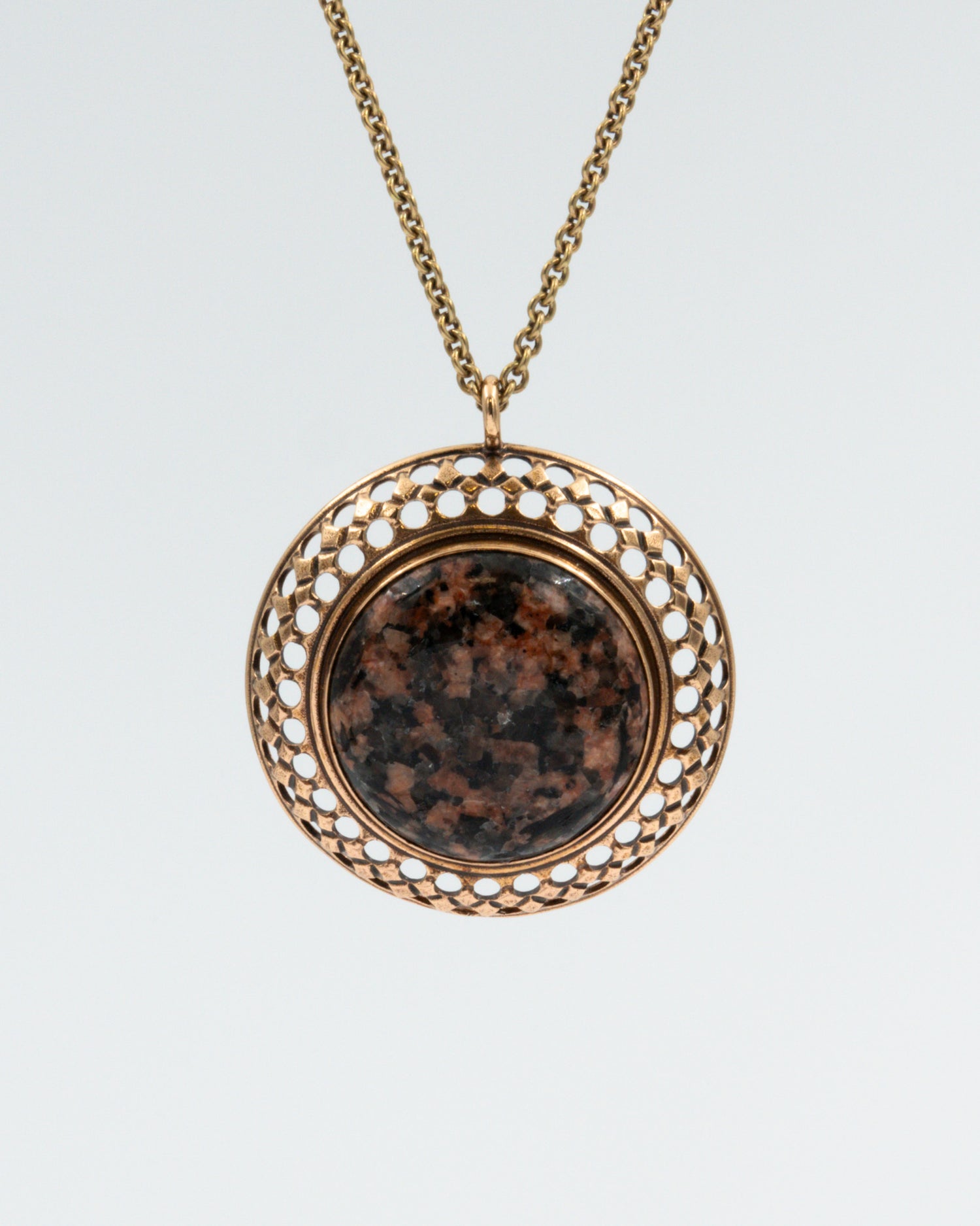 Pidetty 1621-riipus 70 cm pronssi graniitti