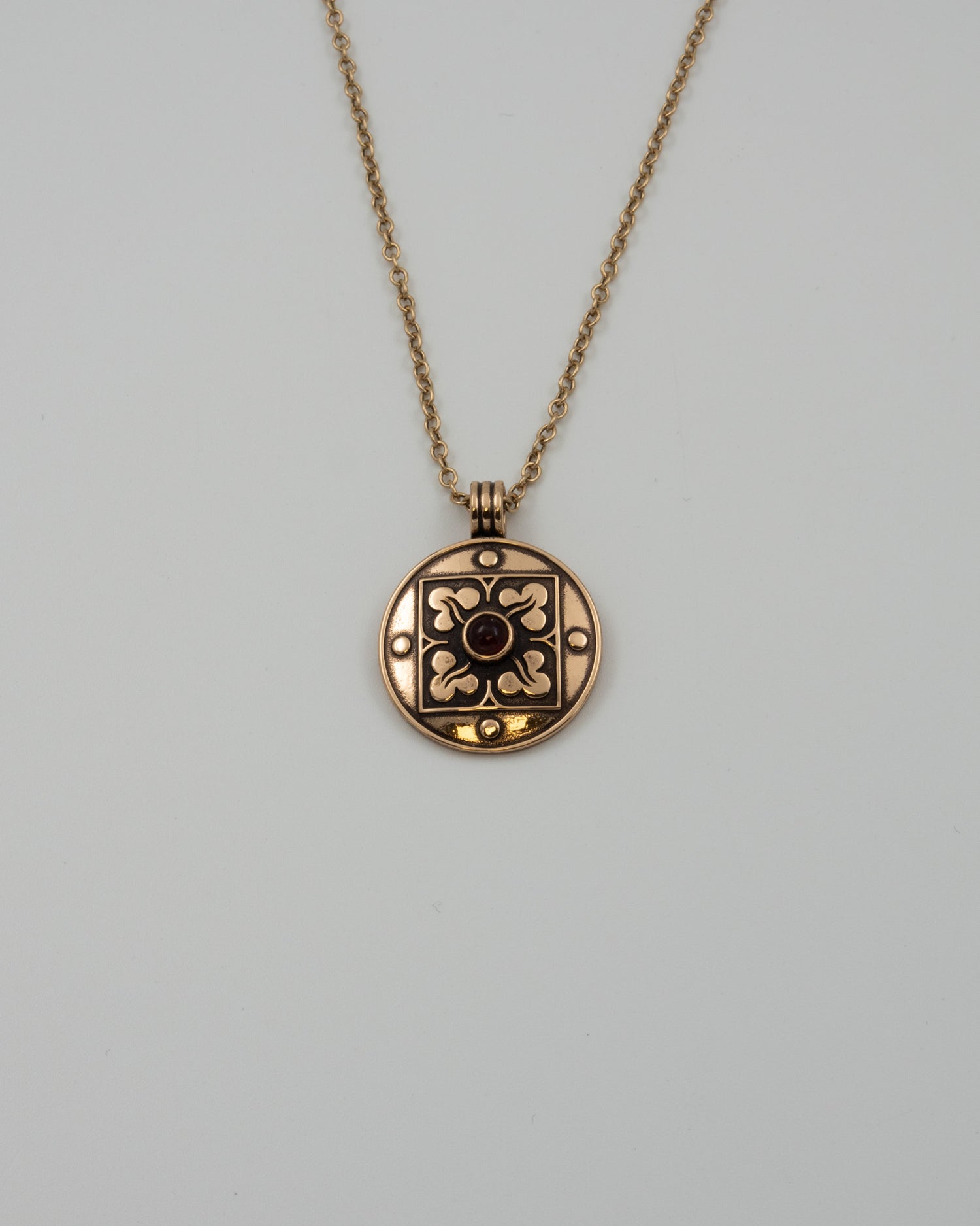 Held Sancta Birgitta pendant 45 cm bronze garnet