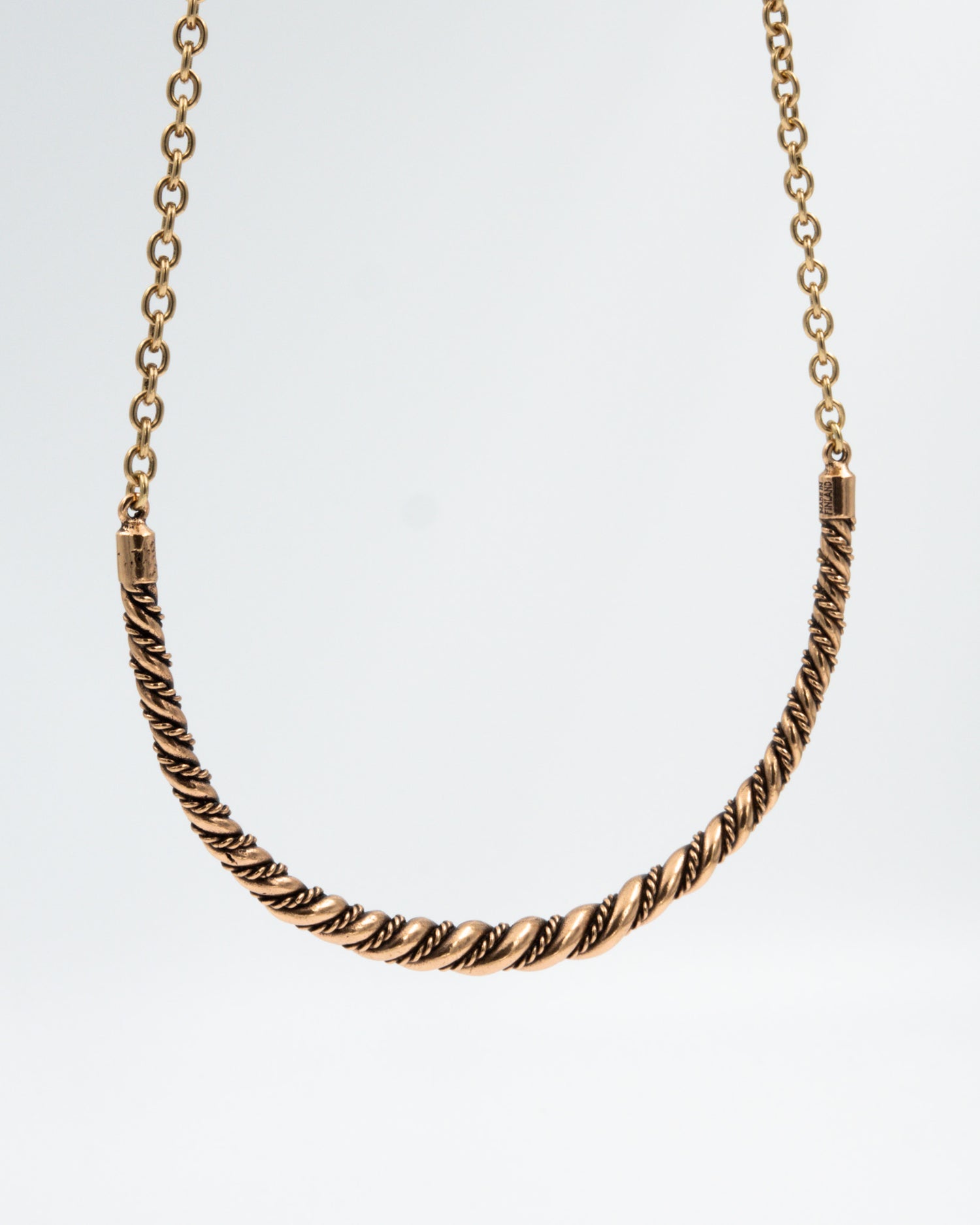 Pidetty Halikon kierrekääty 47 cm pronssi