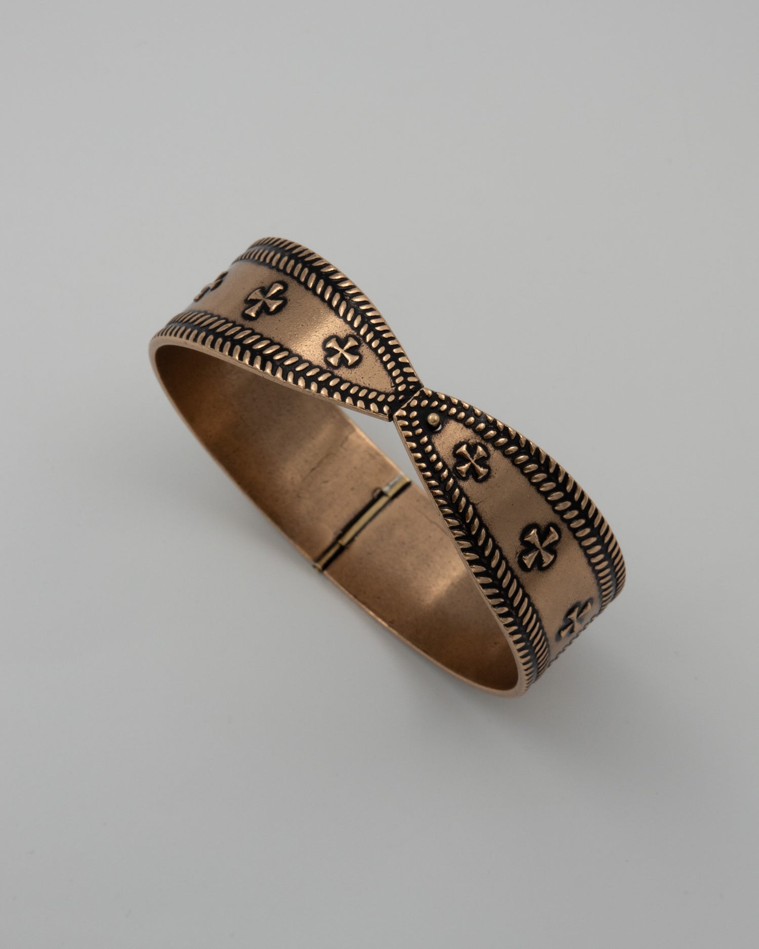 Pidetty Maarian rannekoru pronssi