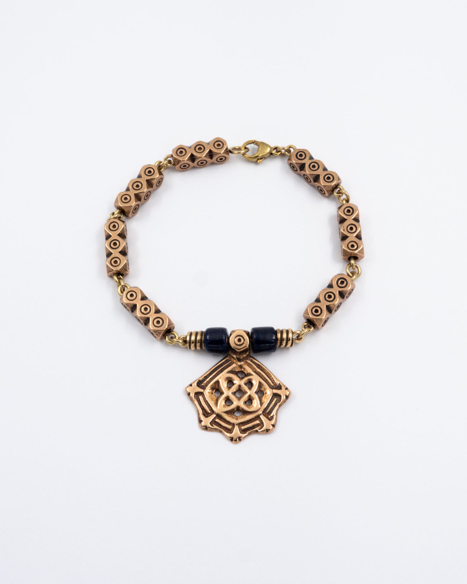 Pidetty Kanteletar-ranne 20,5 cm pronssi keramiikka