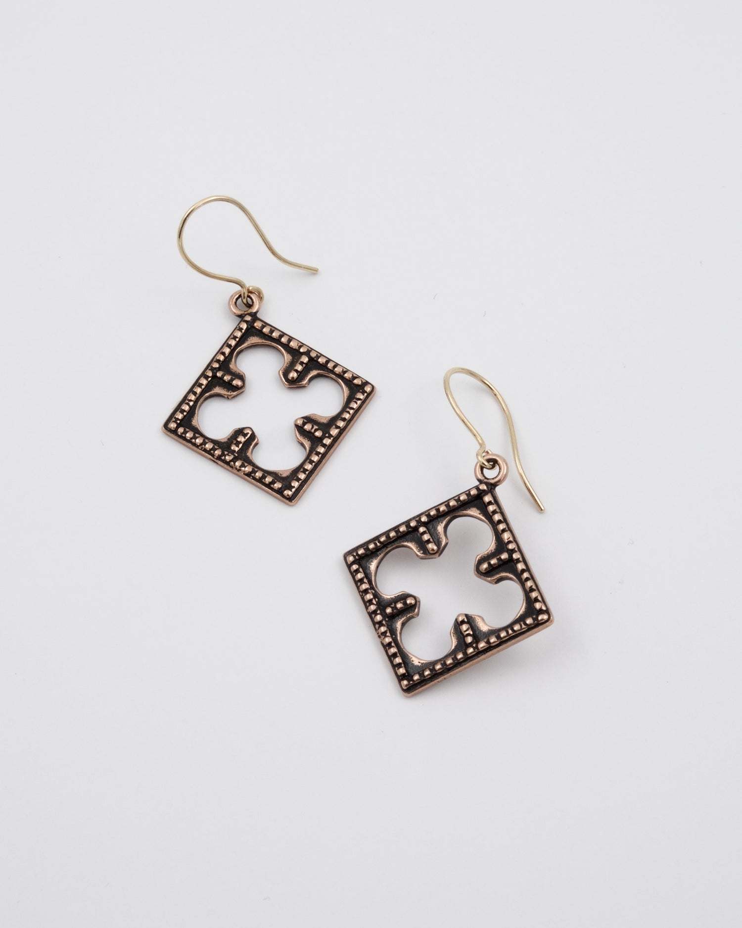 Pidetty Luistarin viikinkihelat -korvakorut pronssi neliö koukku