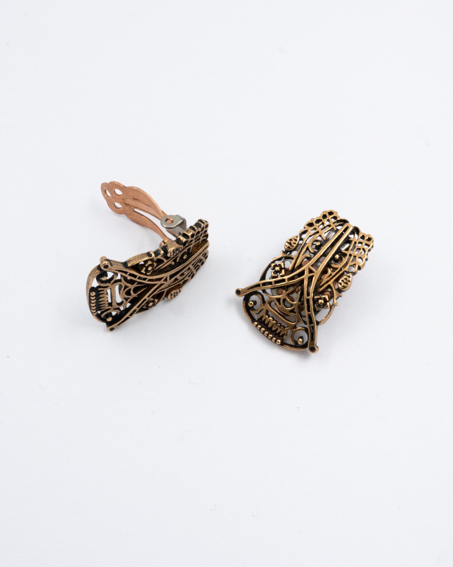 Pidetty Itsenäisyyden juhlakoru korvakorut pronssi klipsi