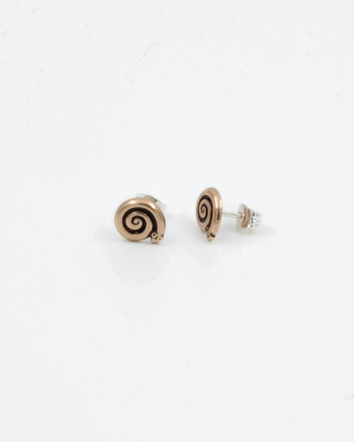 Pidetty Vaskikäärme-korvakorut pieni pronssi