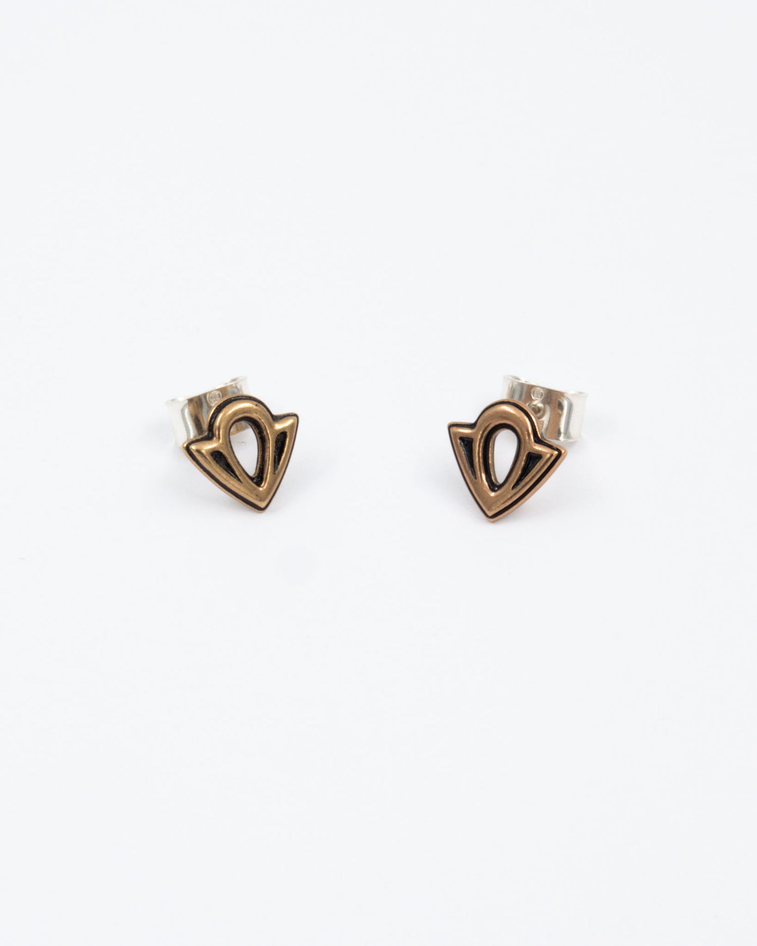 Held Illusion stud earrings small bronze