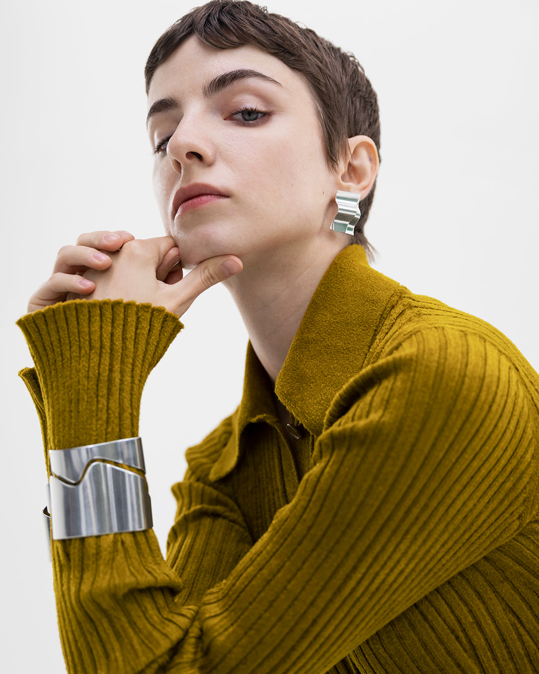 Vetovoima-rannekoru kapea pronssi