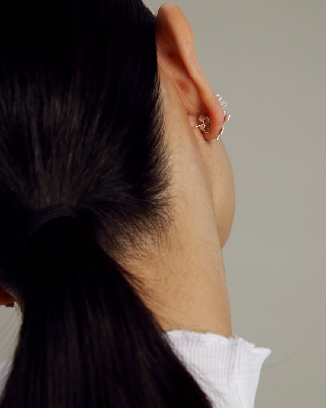 Tundra-korvakorut pienet hopea