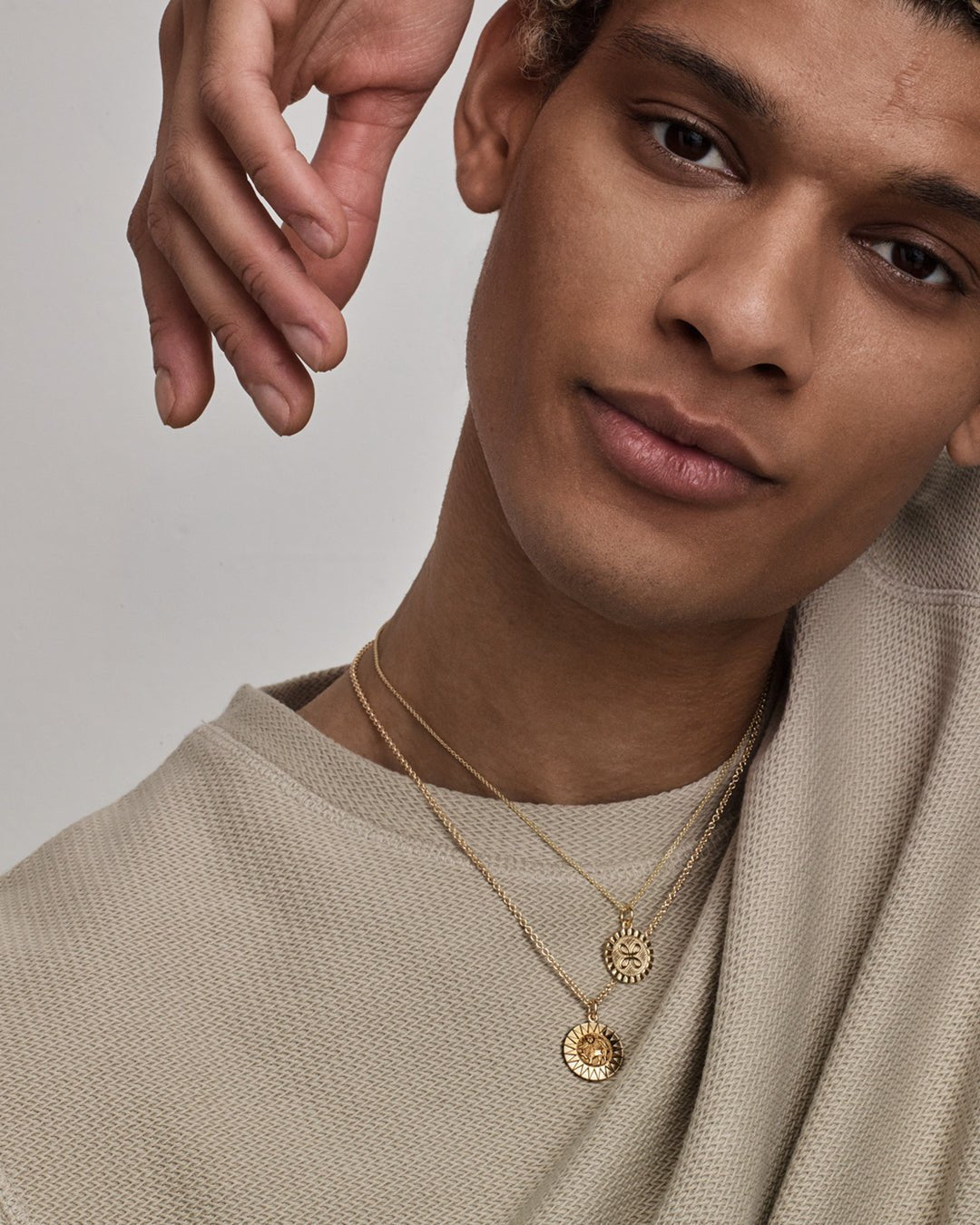 Amuletti-hela Aurinkoleijona 14k kulta