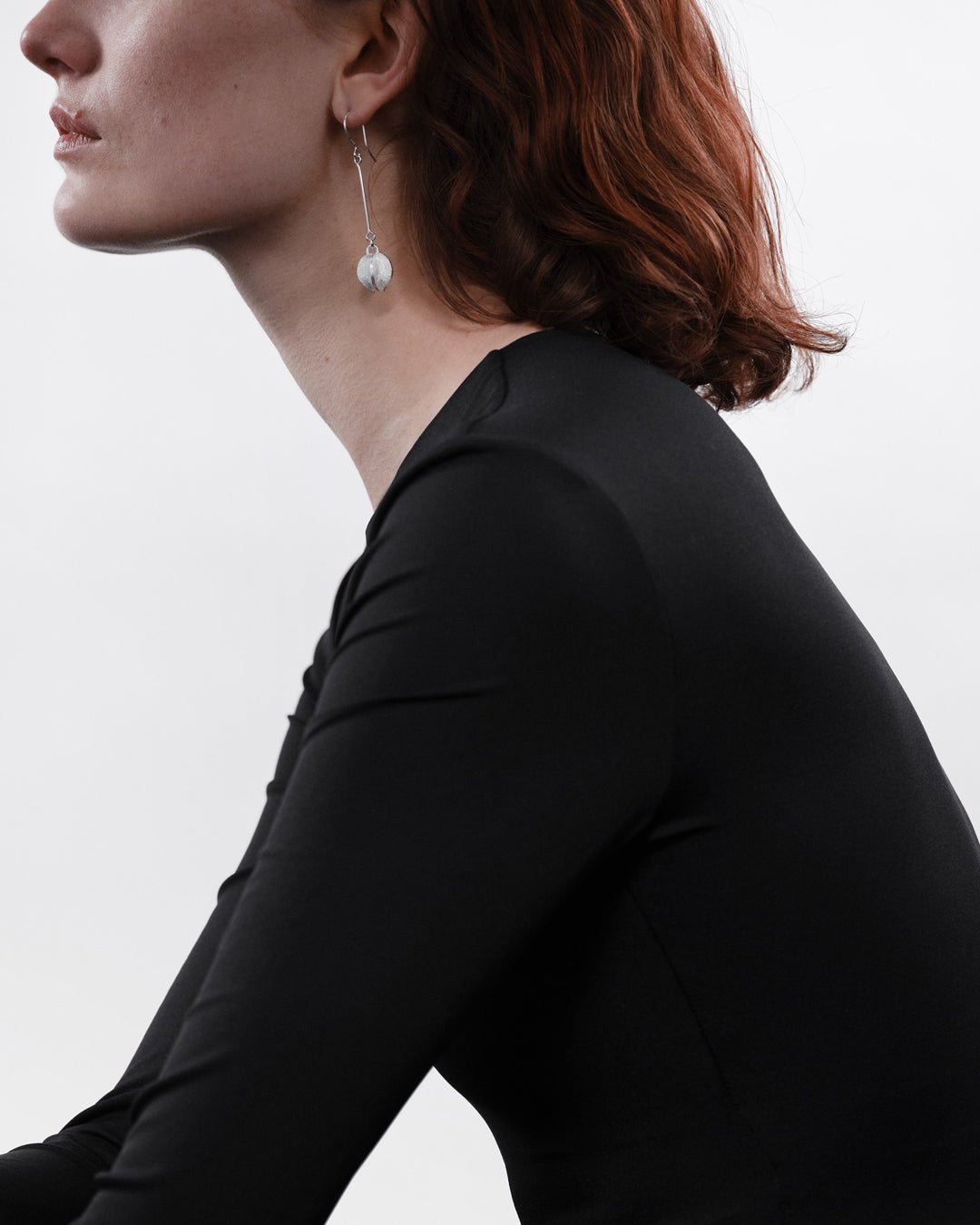 Snow Flower Chain Earrings bronze