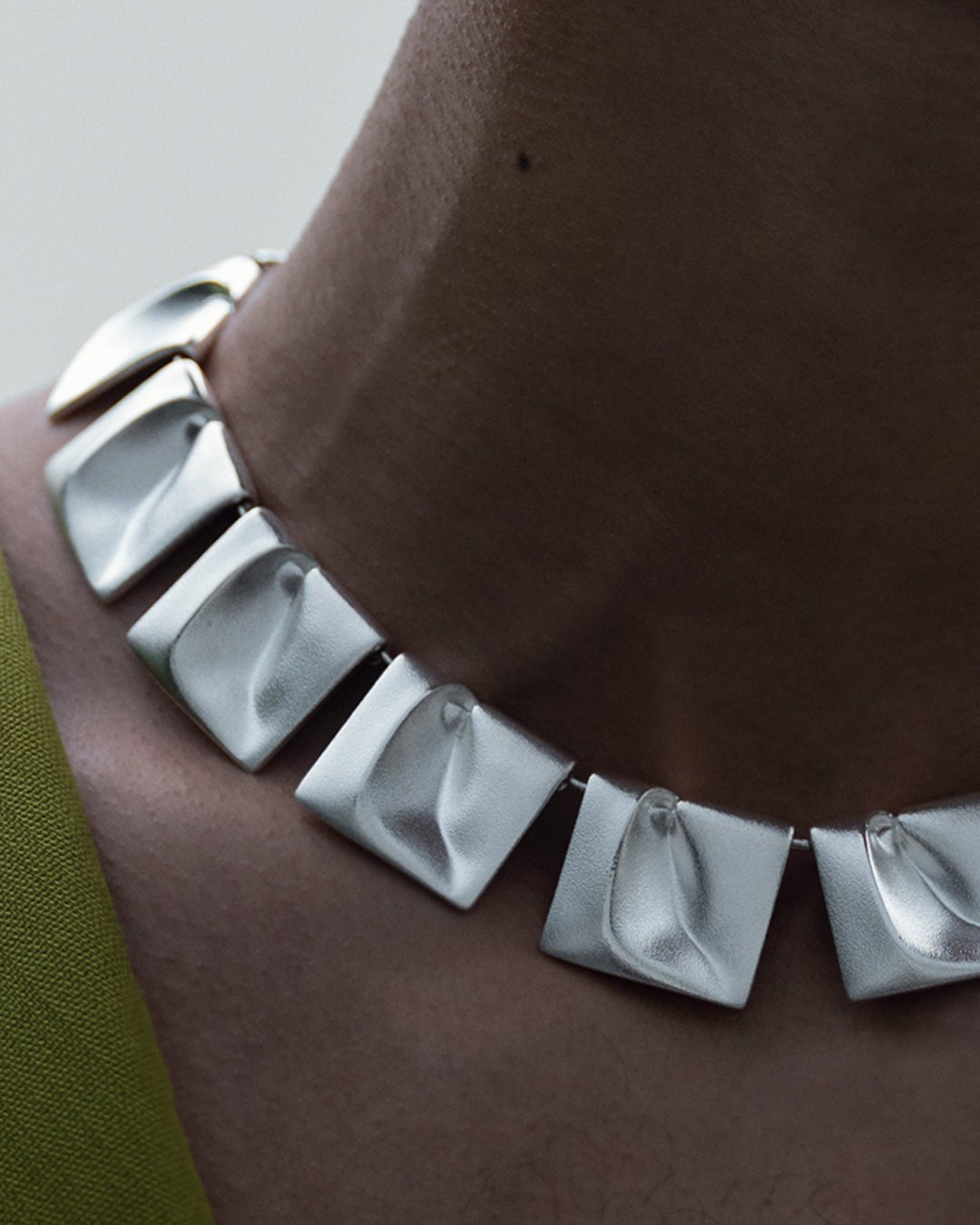 Planetaariset laaksot -kaulakoru hopea