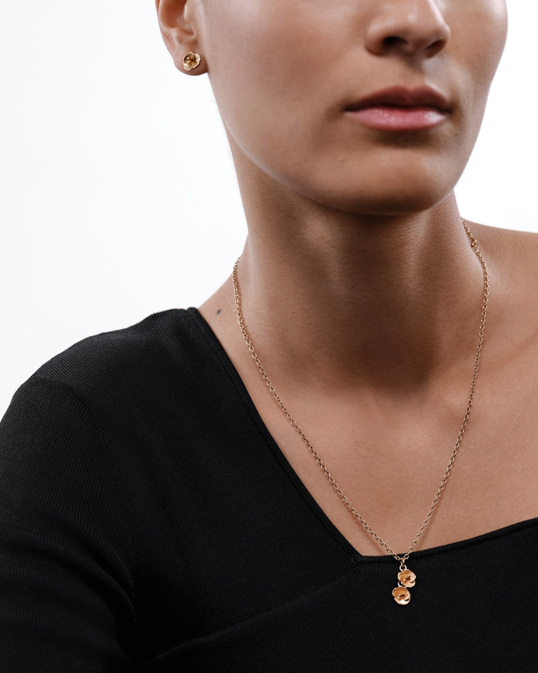 Summer Night Rose miniature pendant bronze