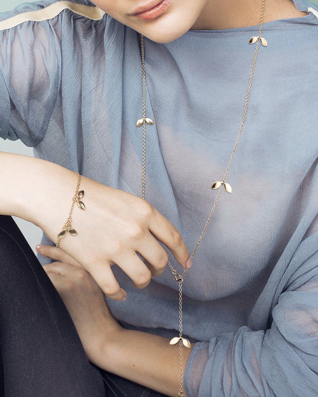 Taimi-kaulakoru hopea