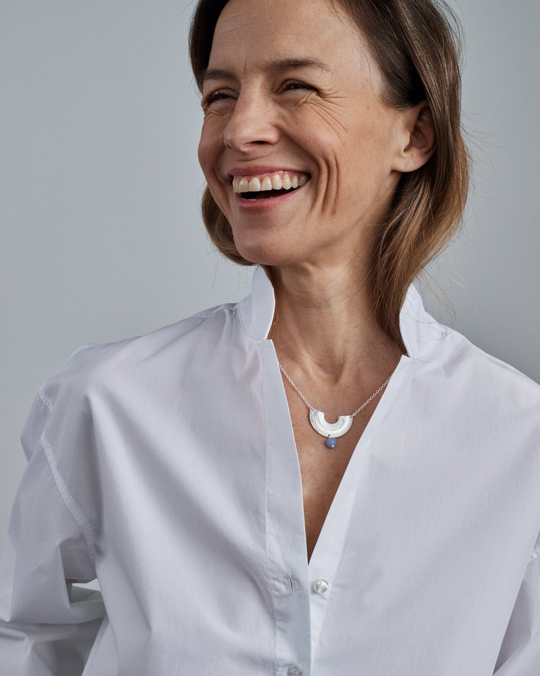 Kaaria-kaulakoru hopea