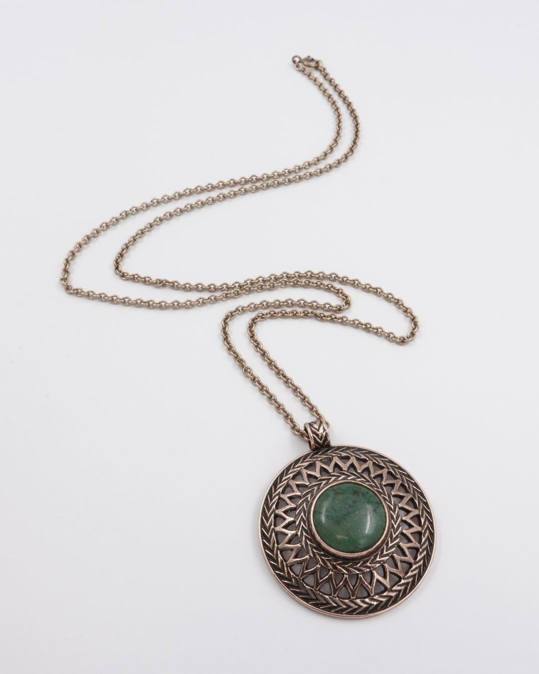 Pidetty Uskelan riipus 70 cm pronssi kromimarmori