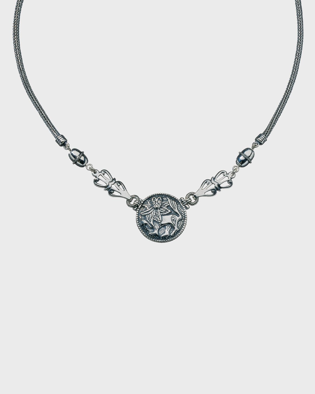 Aurinkoleijona-kaulakoru