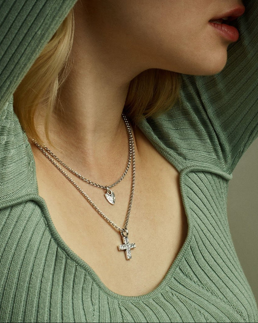 Elämän roihu -ristiriipus hopea