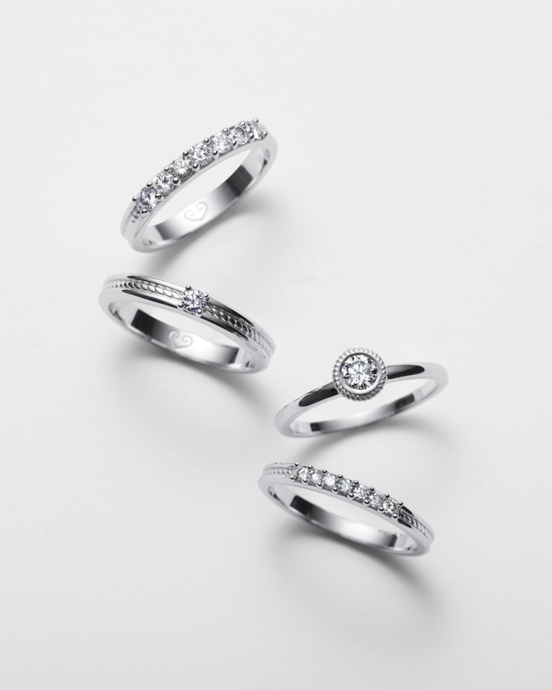 Ikiaikainen-sormus 7x0,06ct valkokulta