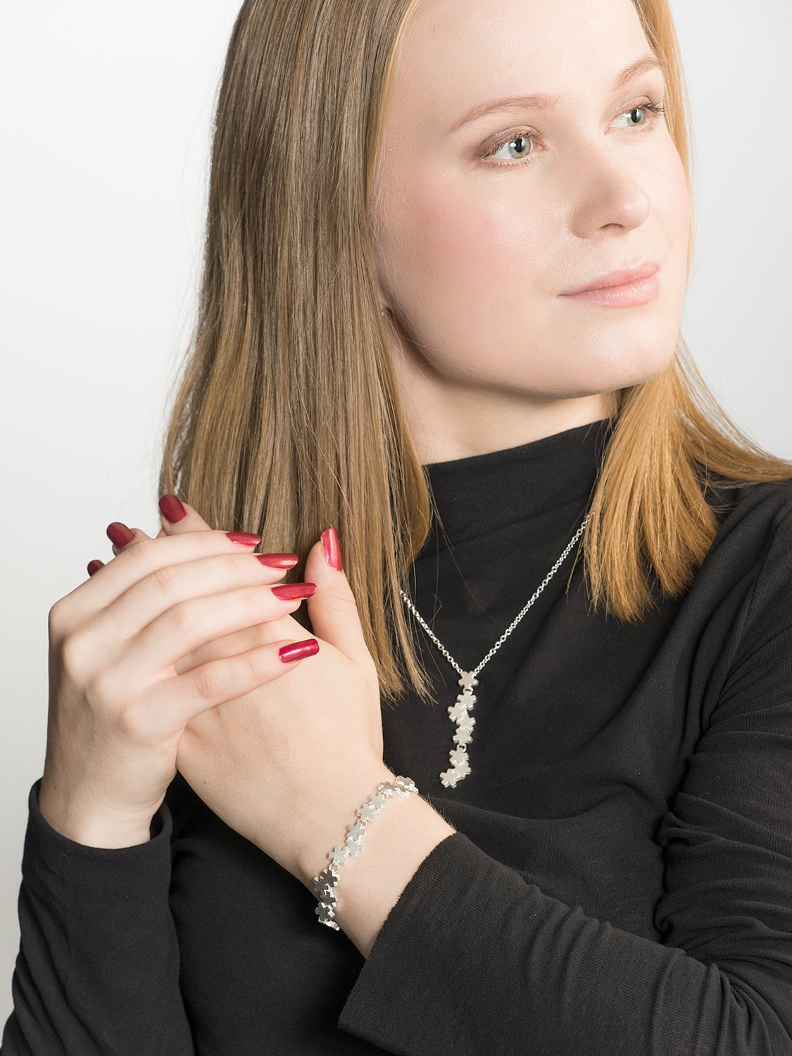 Kuulas-rannekoru hopea