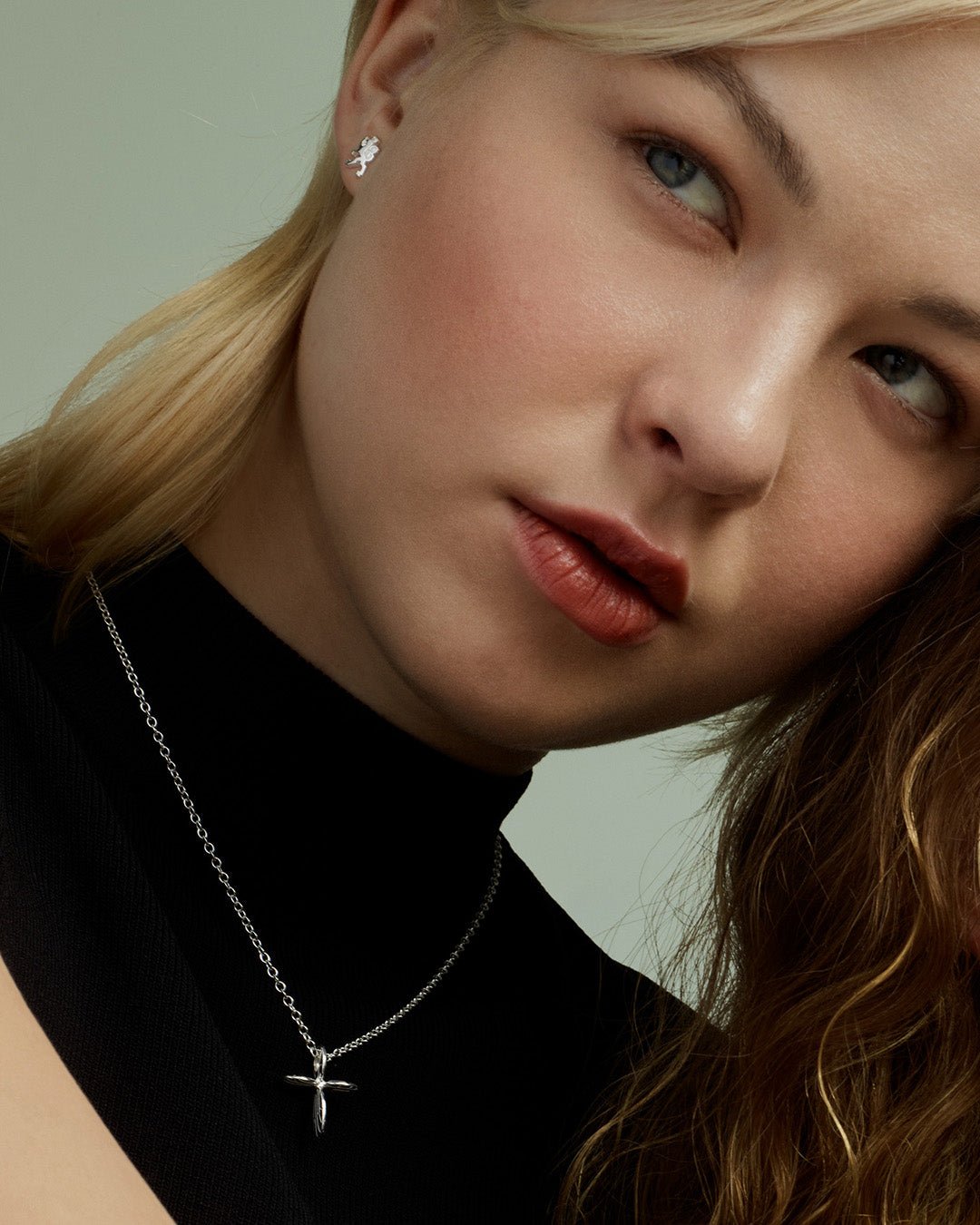 Onnenristi-riipus hopea